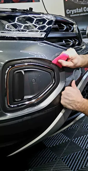 Zabezpieczenie lakieru powłoką ceramiczną w Dream Car Detailing Katowice